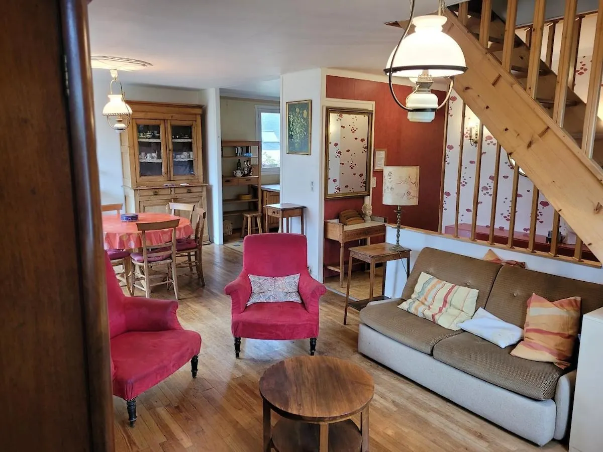 Maison Calme Avec Jardin Fleuri فان بيت للعطل