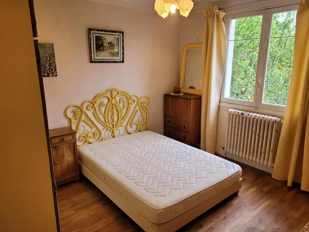 Maison Calme Avec Jardin Fleuri فان بيت للعطل